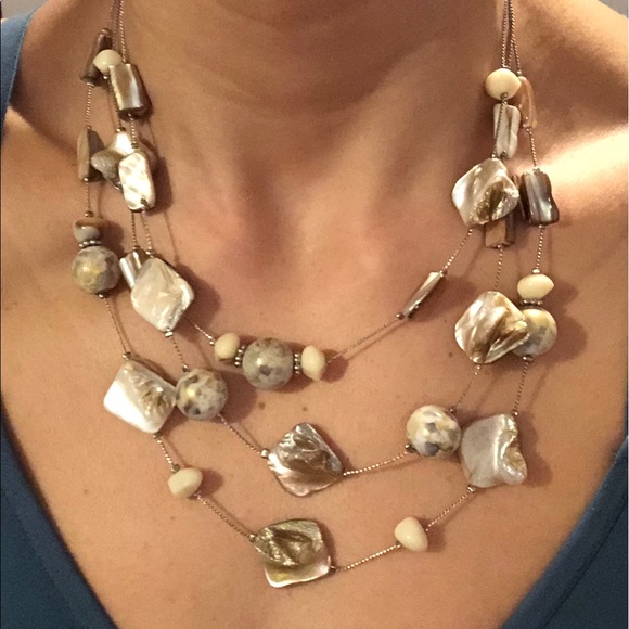 Beaded layered necklace - Picture 2 of 2